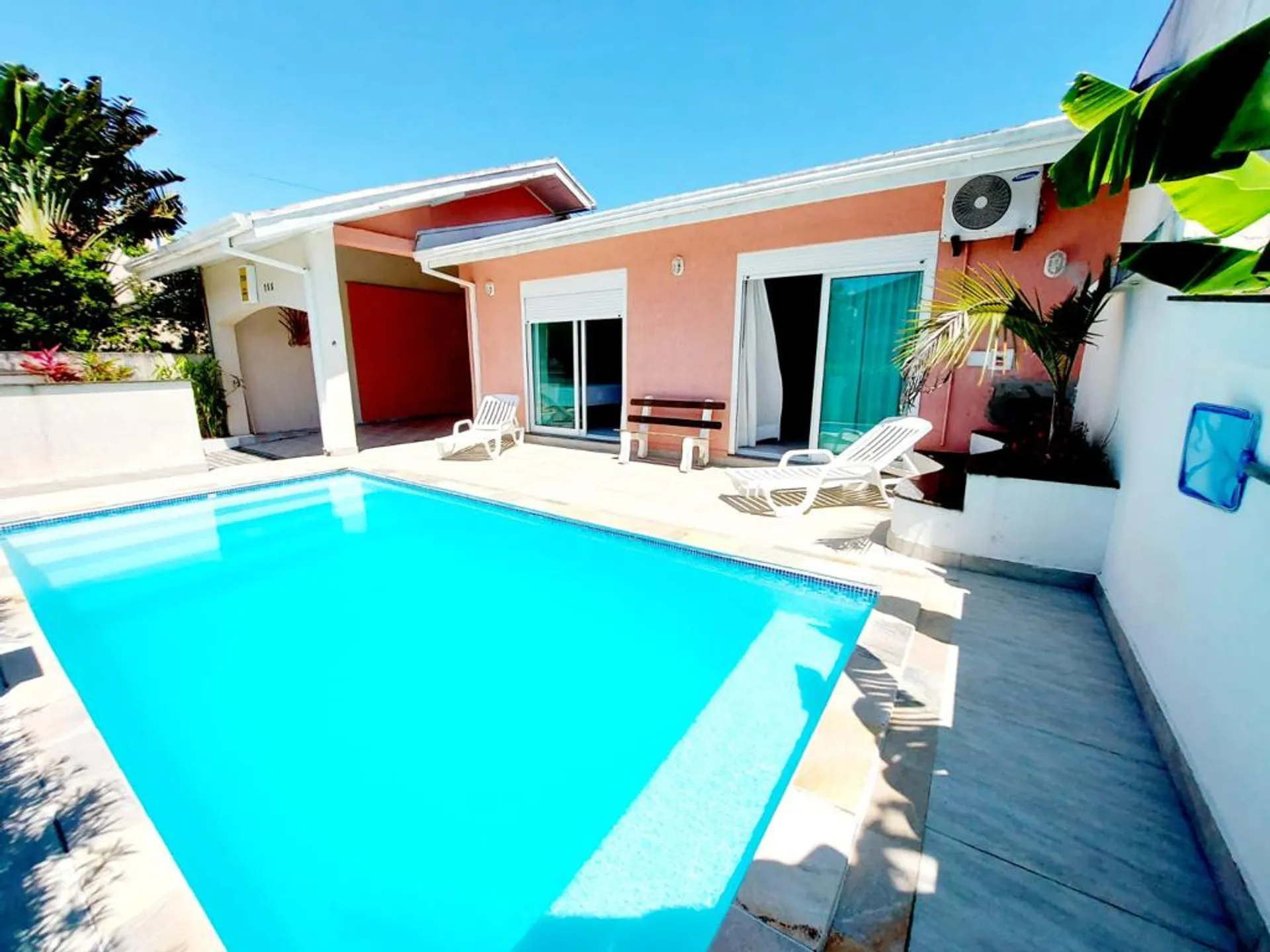 Casa Canadá, 755